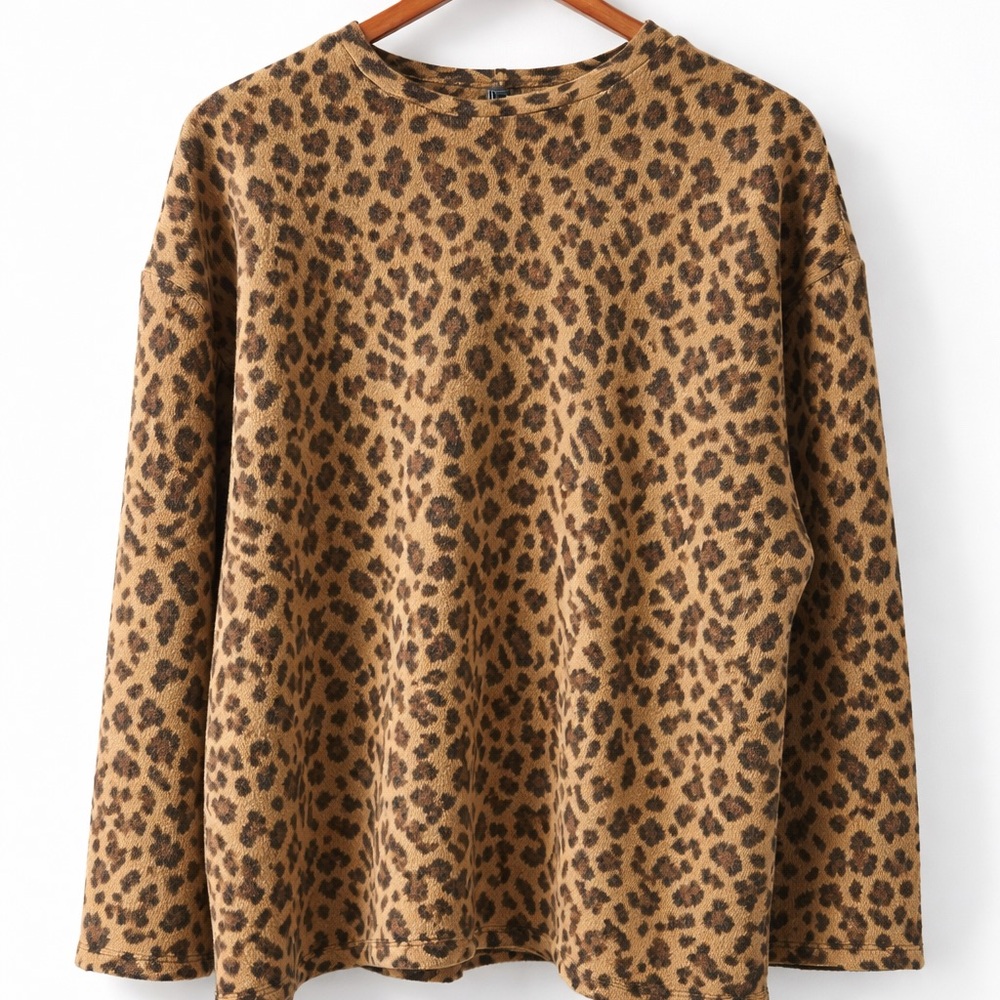 ZARA Leopard Print Top – Effortless Statement Piece Size M NWT